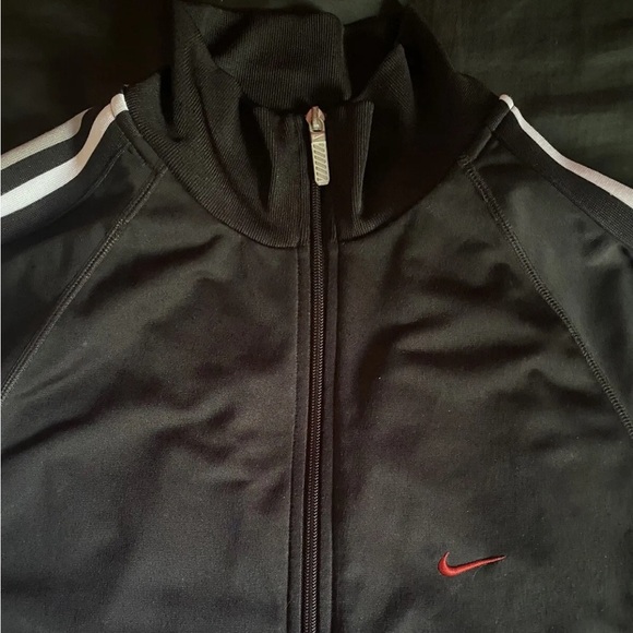 Nike men’s tracksuit style with stripes swoosh logo vintage size M - Picture 2 of 4